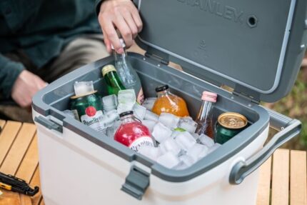 STANLEY Přenosný chladicí pasivní box Adventure series 28l polární bílá